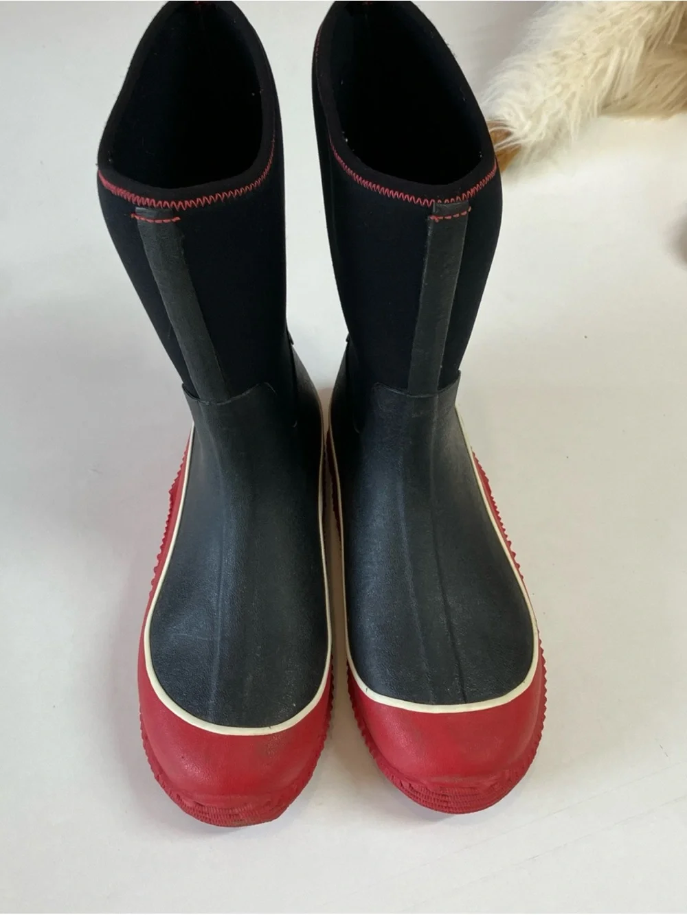 Kids rain boots Muck Boot Company size 7 Excellent condition